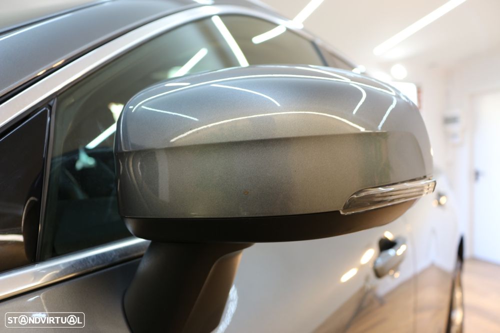 Volvo XC 40 2.0 D3 Momentum Plus - 40