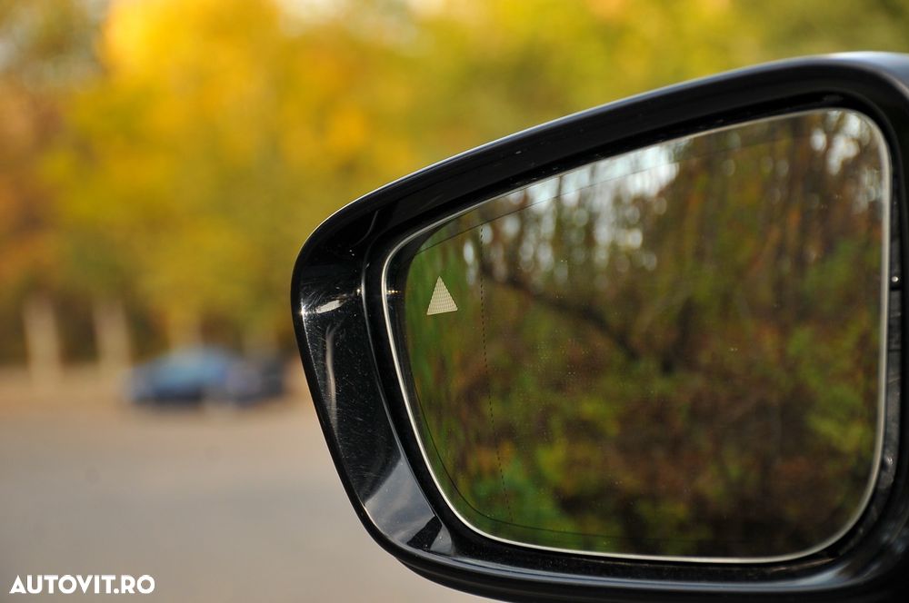 BMW Seria 3 330d xDrive AT MHEV - 37