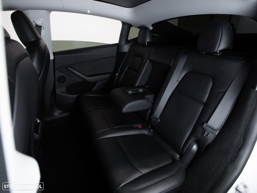 Tesla Model Y Performance Dual Motor AWD - 10