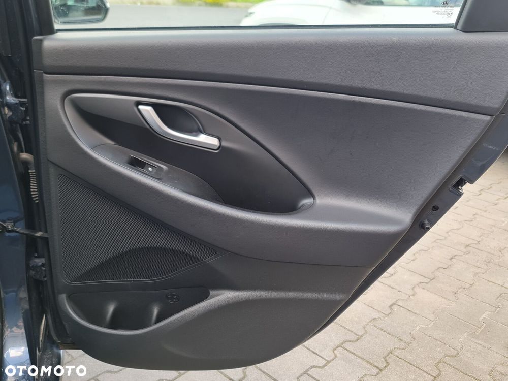 Hyundai i30 1.5 T-GDI 48V Modern - 26