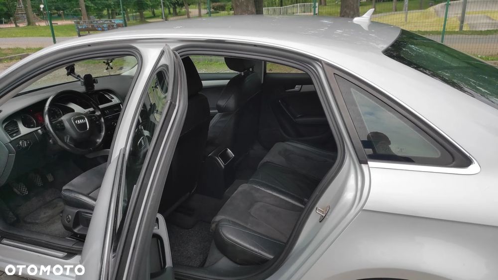 Audi A4 Limousine - 8