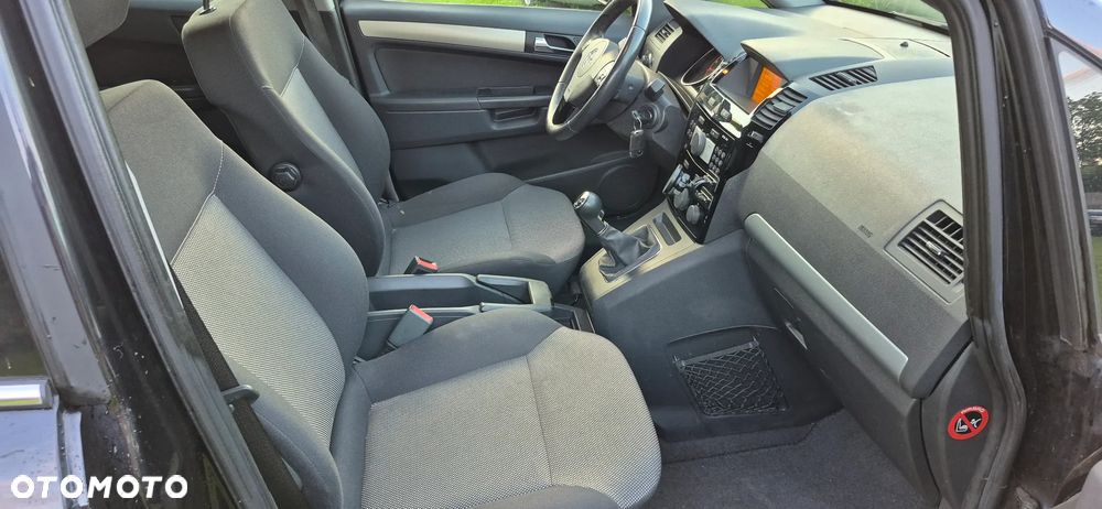 Opel Zafira - 14