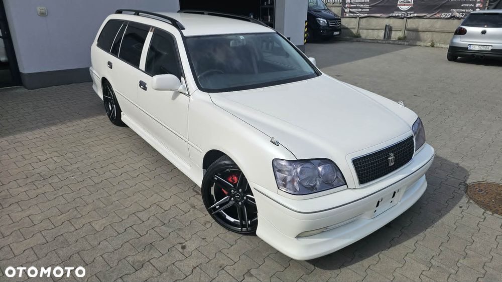 Toyota Crown - 2