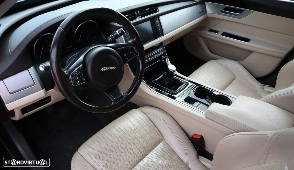 Jaguar XF E-Performance Prestige - 16