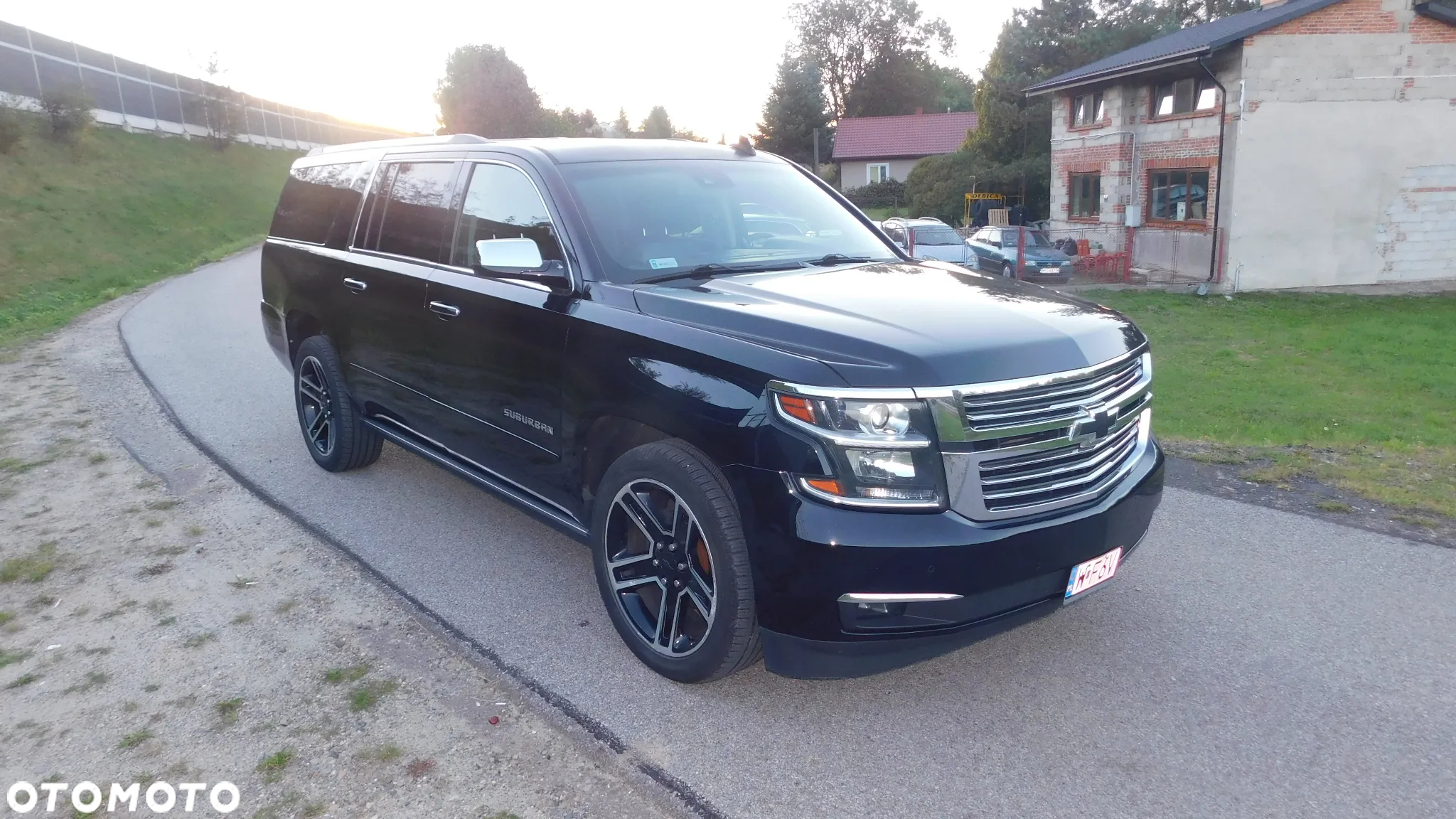 Chevrolet Suburban - 14