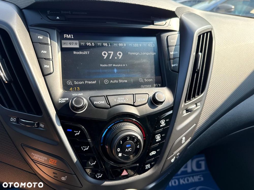 Hyundai Veloster - 26