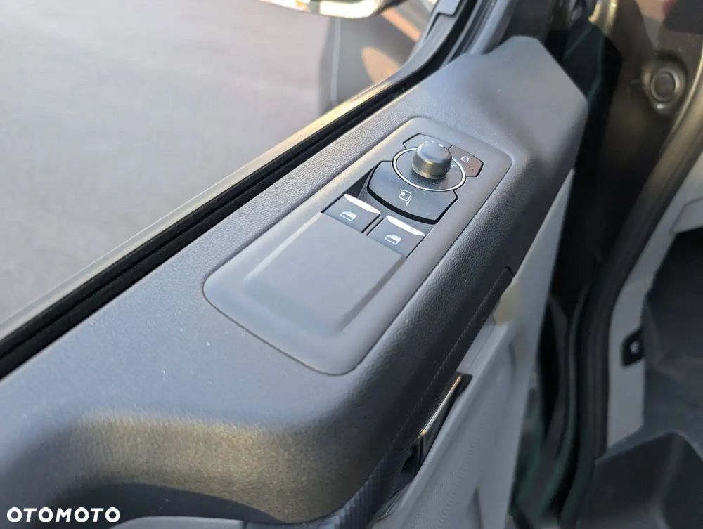 Ford Transit Custom Van L2 136KM Limited - 18