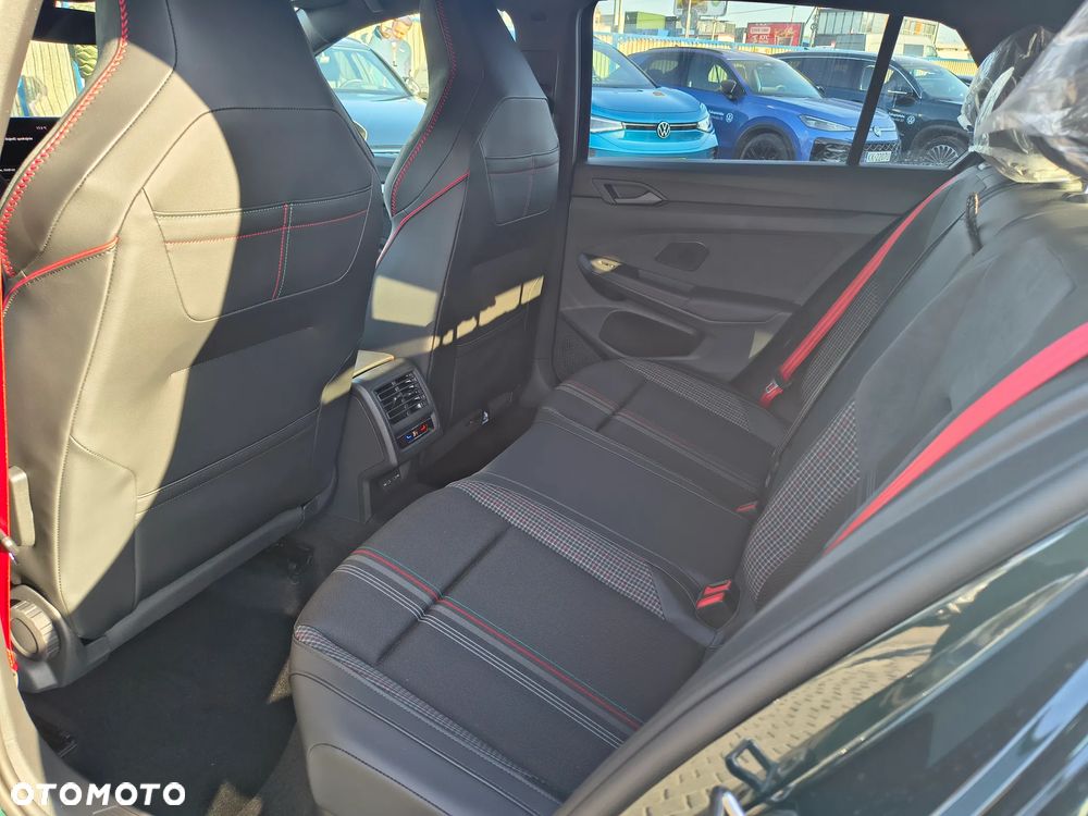 Volkswagen Golf - 9
