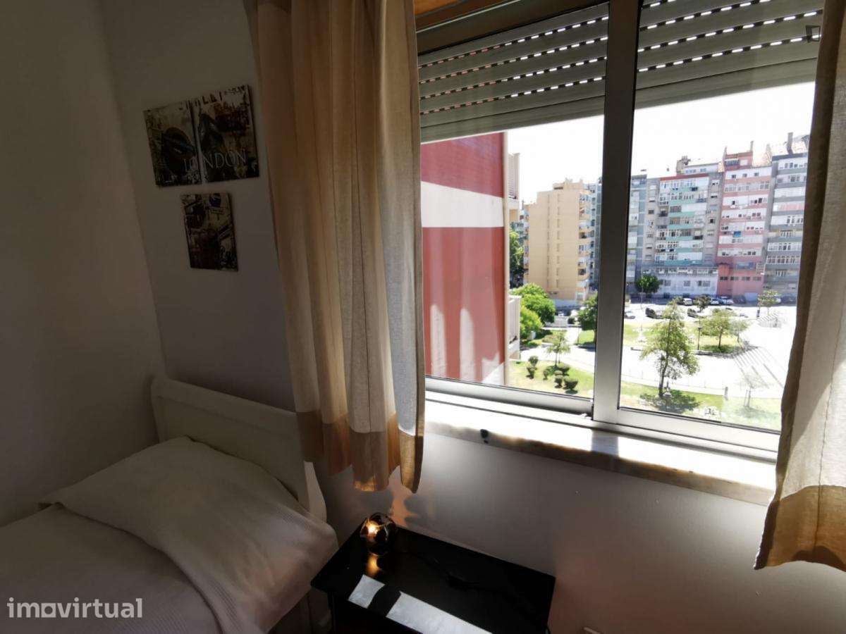 Quarto - localizado em Benfica Lisbon - Grande imagem: 2/19