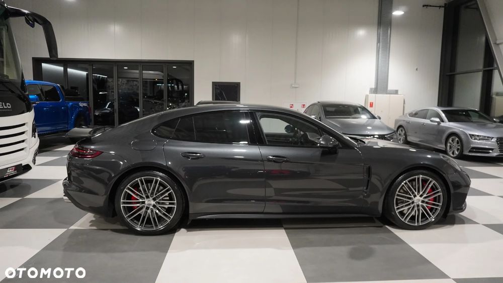 Porsche Panamera Turbo - 19
