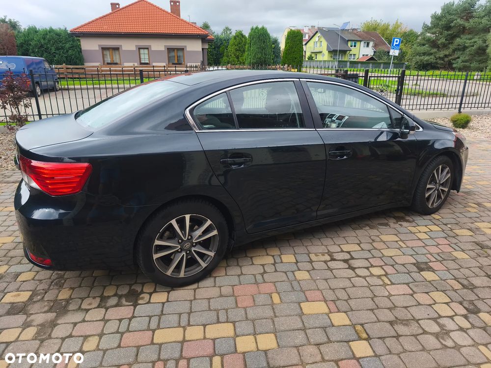 Toyota Avensis 1.6 Life - 5