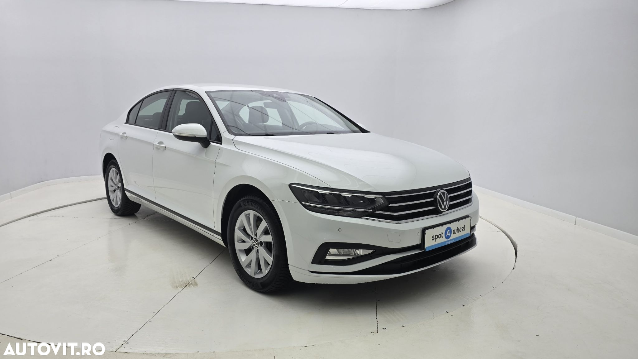 Volkswagen Passat 2.0 TDI DSG Comfortline - 4