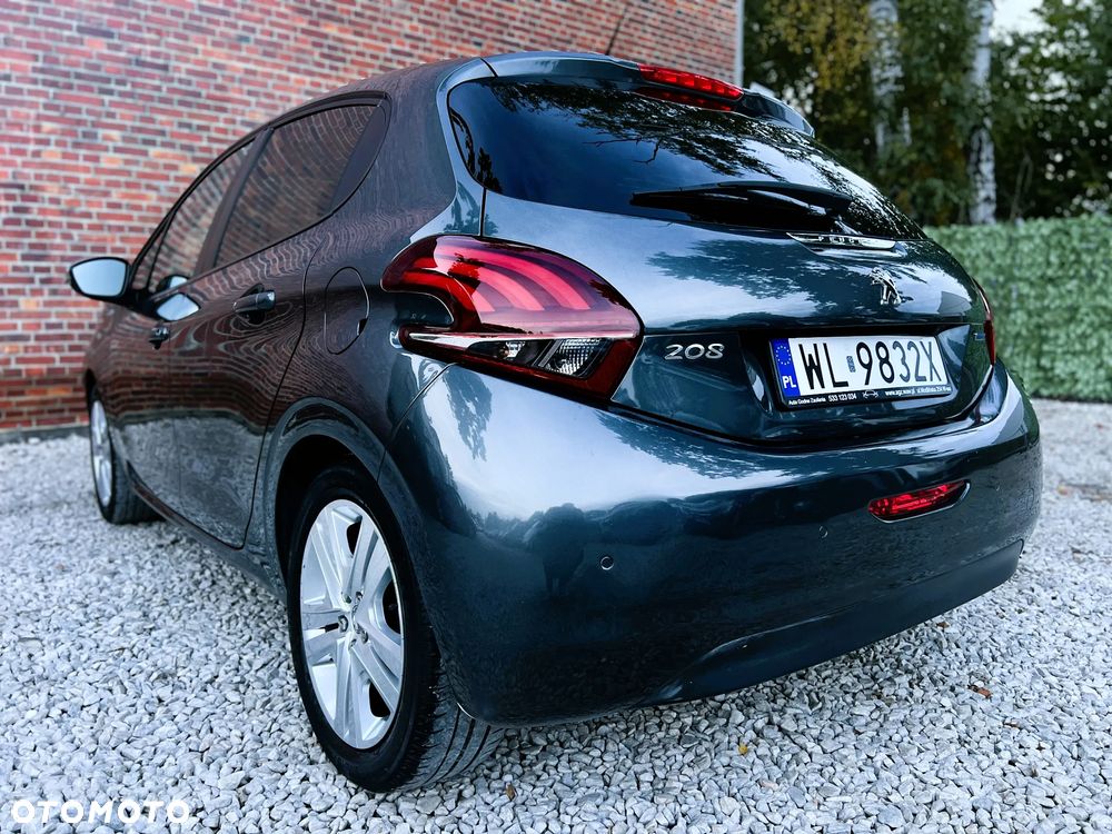 Peugeot 208 - 33