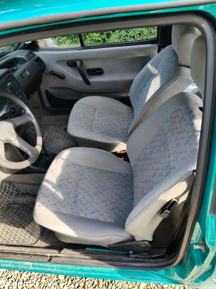 Volkswagen Polo 1.0 CL - 21