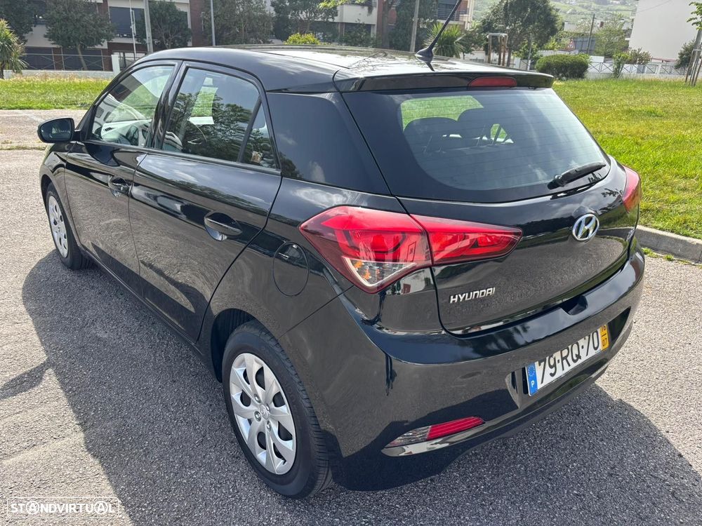 Hyundai i20 1.1 CRDi Access+Bluetooth+Comandos no Volante - 12