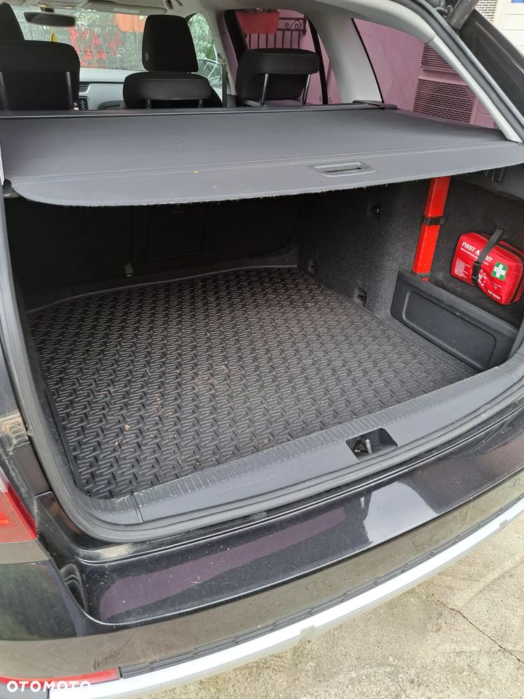 Skoda Octavia Scout 2.0 TDI 4x4 DSG - 6