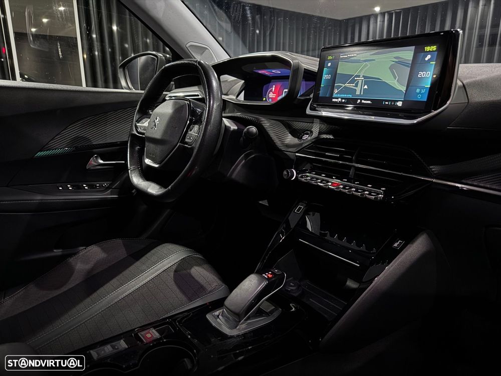 Peugeot e-2008 50 kWh Allure Pack - 32
