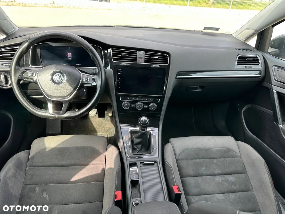 Volkswagen Golf - 11