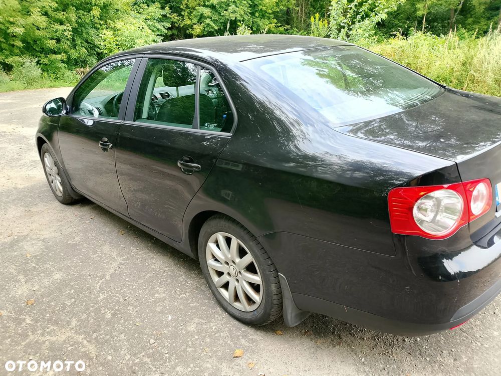 Volkswagen Jetta - 6