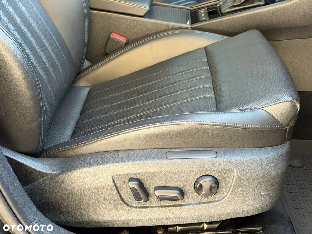 Skoda Superb 2.0 TDI L&K DSG - 23