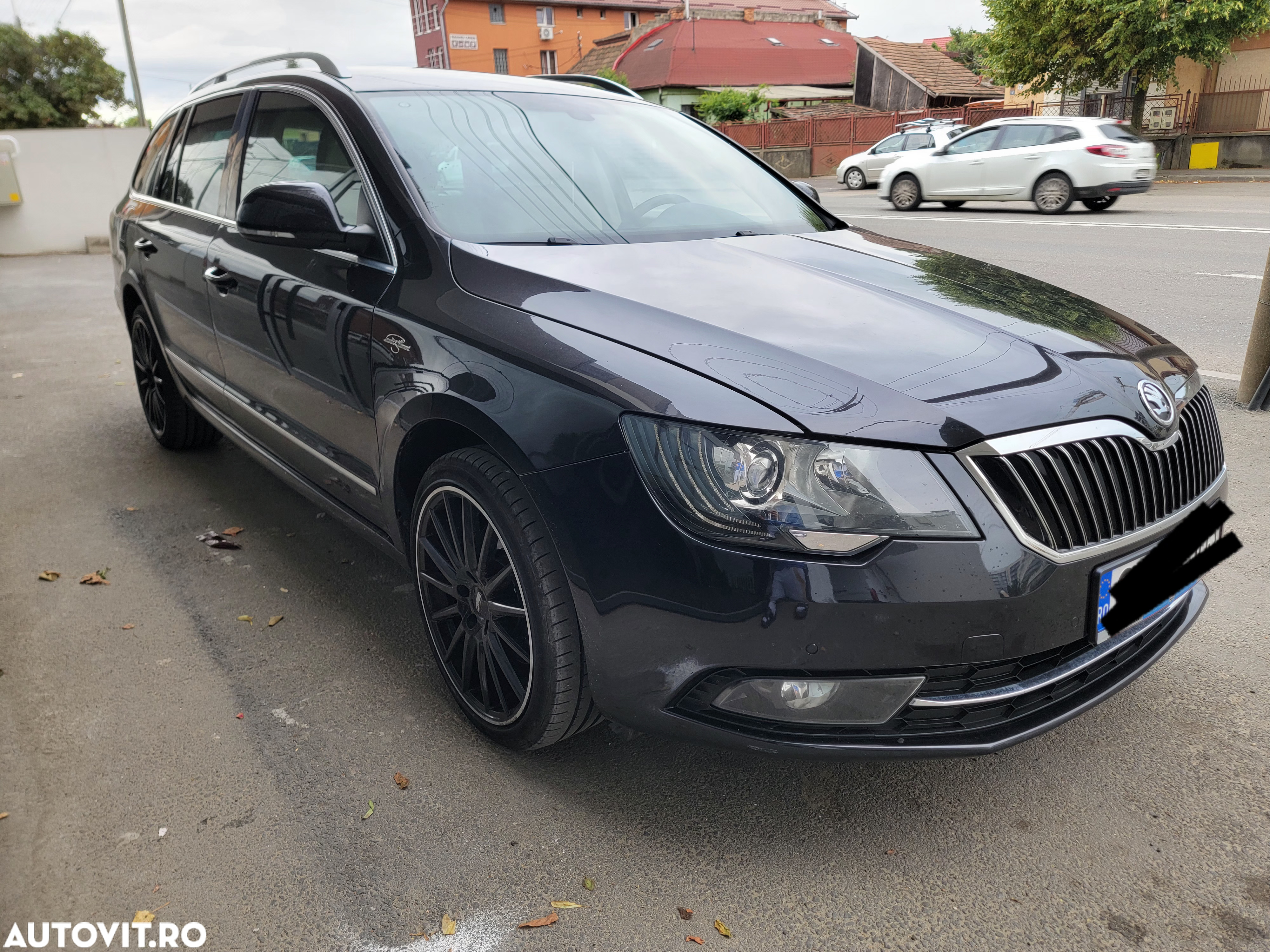 Skoda Superb Combi 2.0 TDI DSG L&K - 2