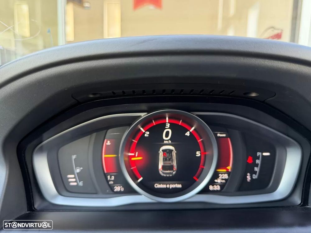 Volvo XC 60 2.0 D3 Dynamic Edition Geartronic - 27