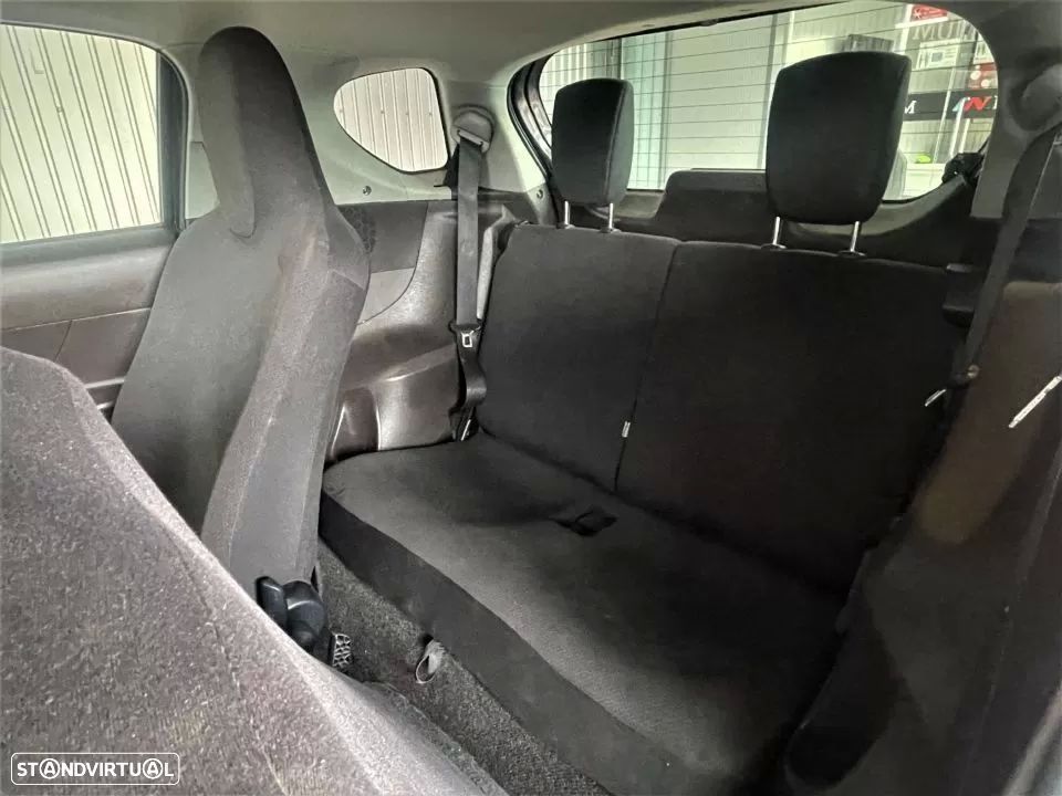 Toyota iQ 1.0 - 24