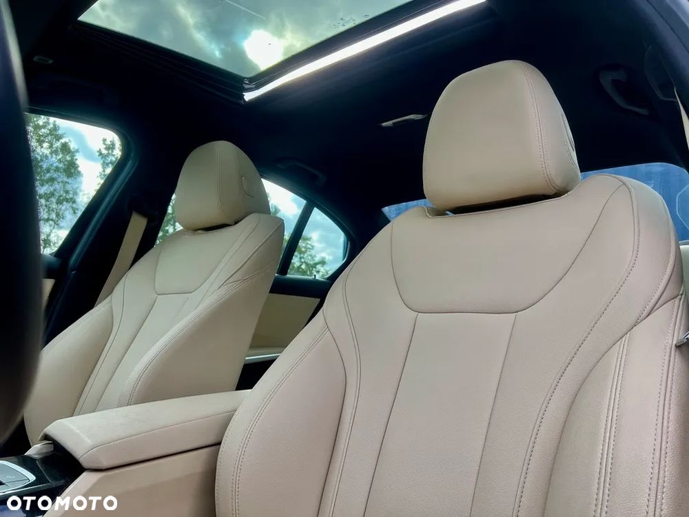BMW Seria 3 330i Luxury Line - 13