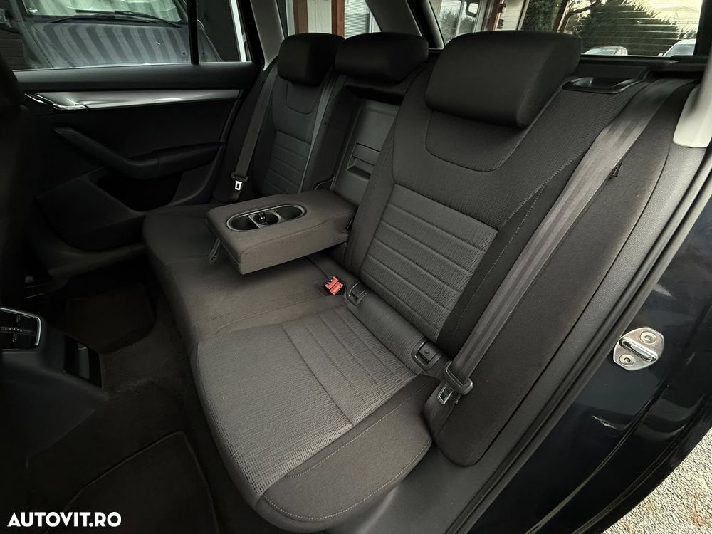 Skoda Octavia Combi 2.0 TDI DSG Premium Edition - 7