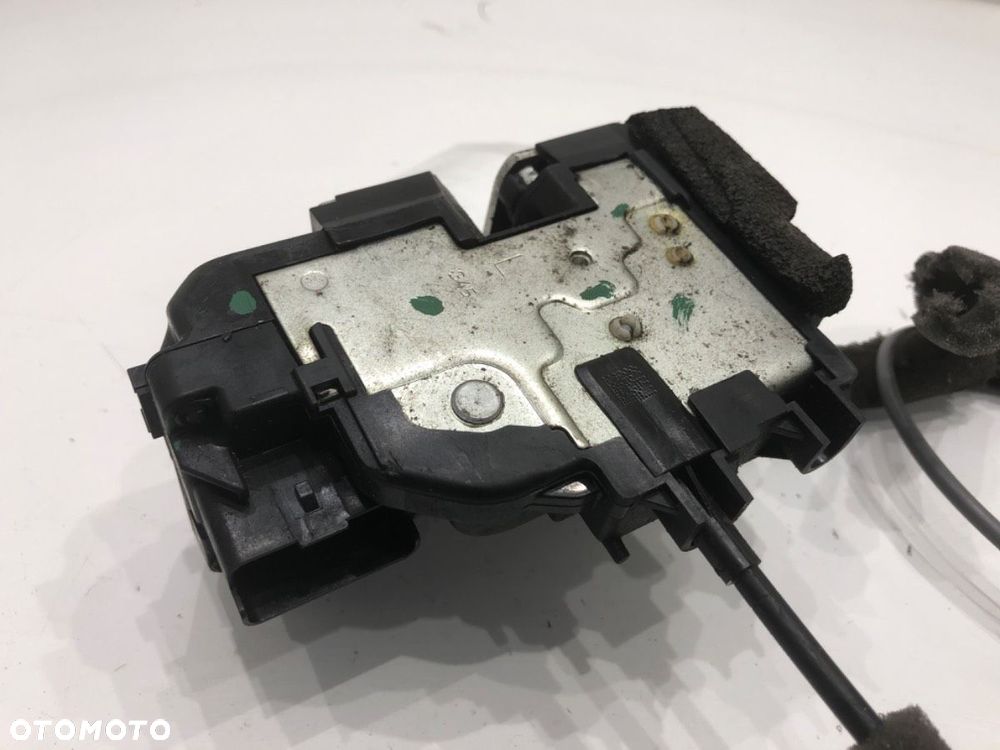 ZAMEK DRZWI LEWY PRZÓD  NISSAN NV200 Skrzynia 2010 - 2022 1.5 dCi 90 (M20, M20M) 66 kW [90 KM] olej - 2