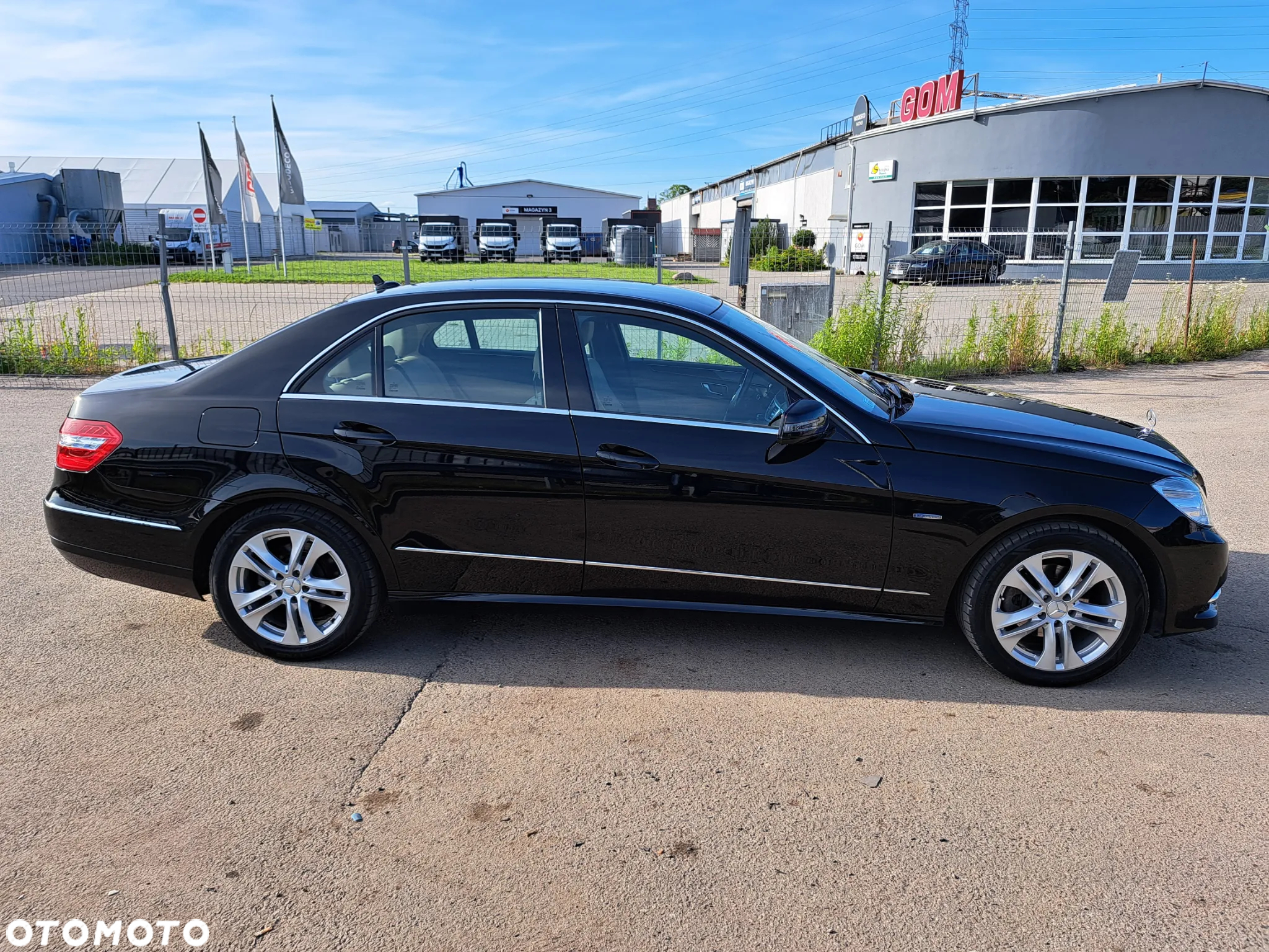 Mercedes-Benz Klasa E 220 CDI BlueEff Avantgarde - 4