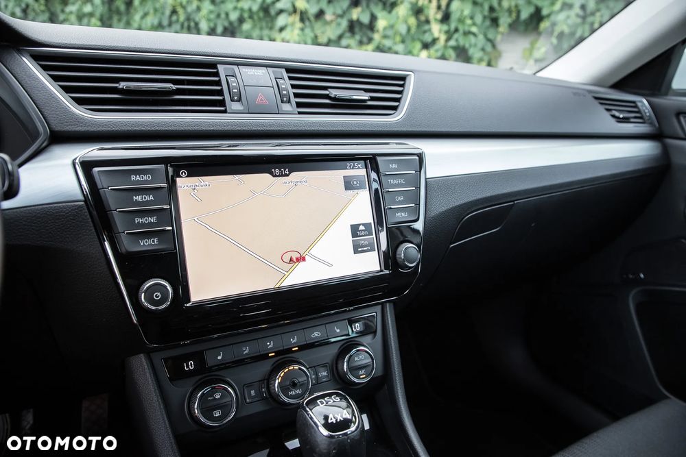 Skoda Superb 2.0 TDI 4x4 DSG Style - 27