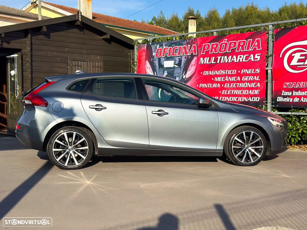 Volvo V40 2.0 D2 Momentum - 9