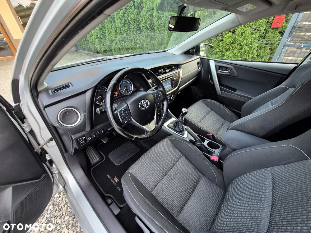 Toyota Auris 1.6 Valvematic Executive - 23