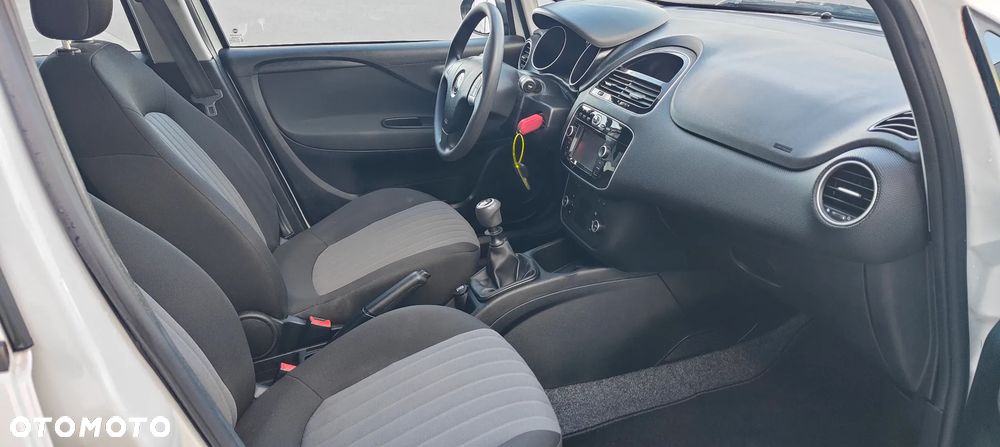 Fiat Punto Evo 1.4 8V Estiva Blue&Me - 30