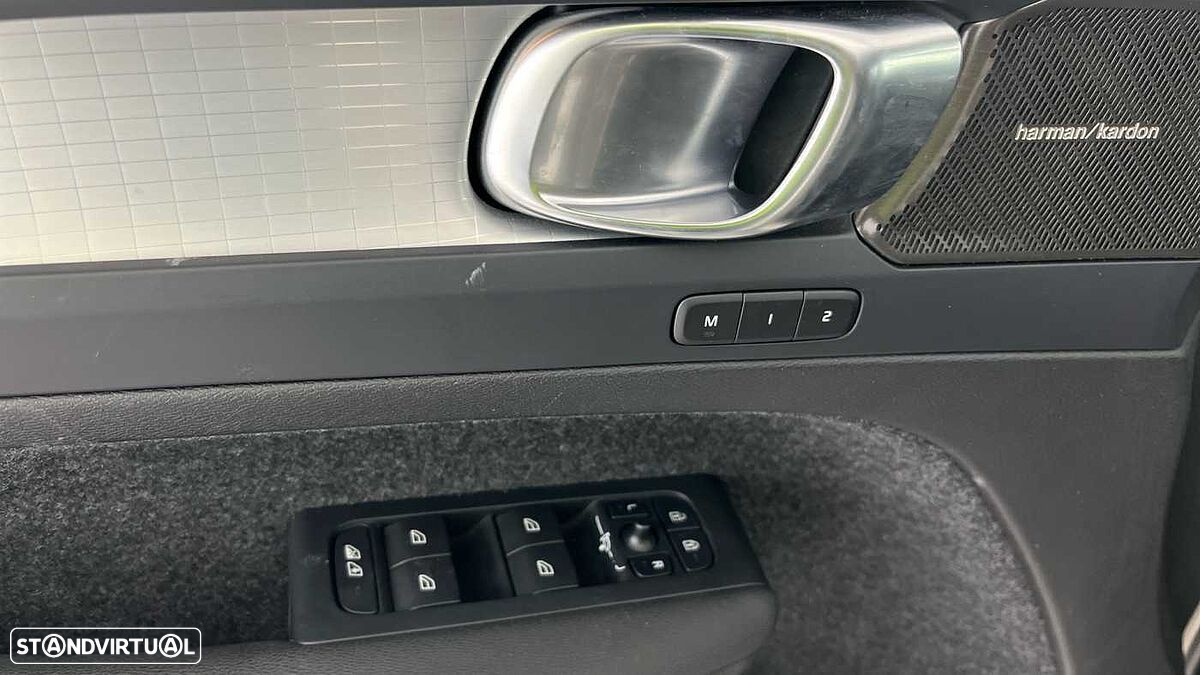Volvo XC 40 - 22