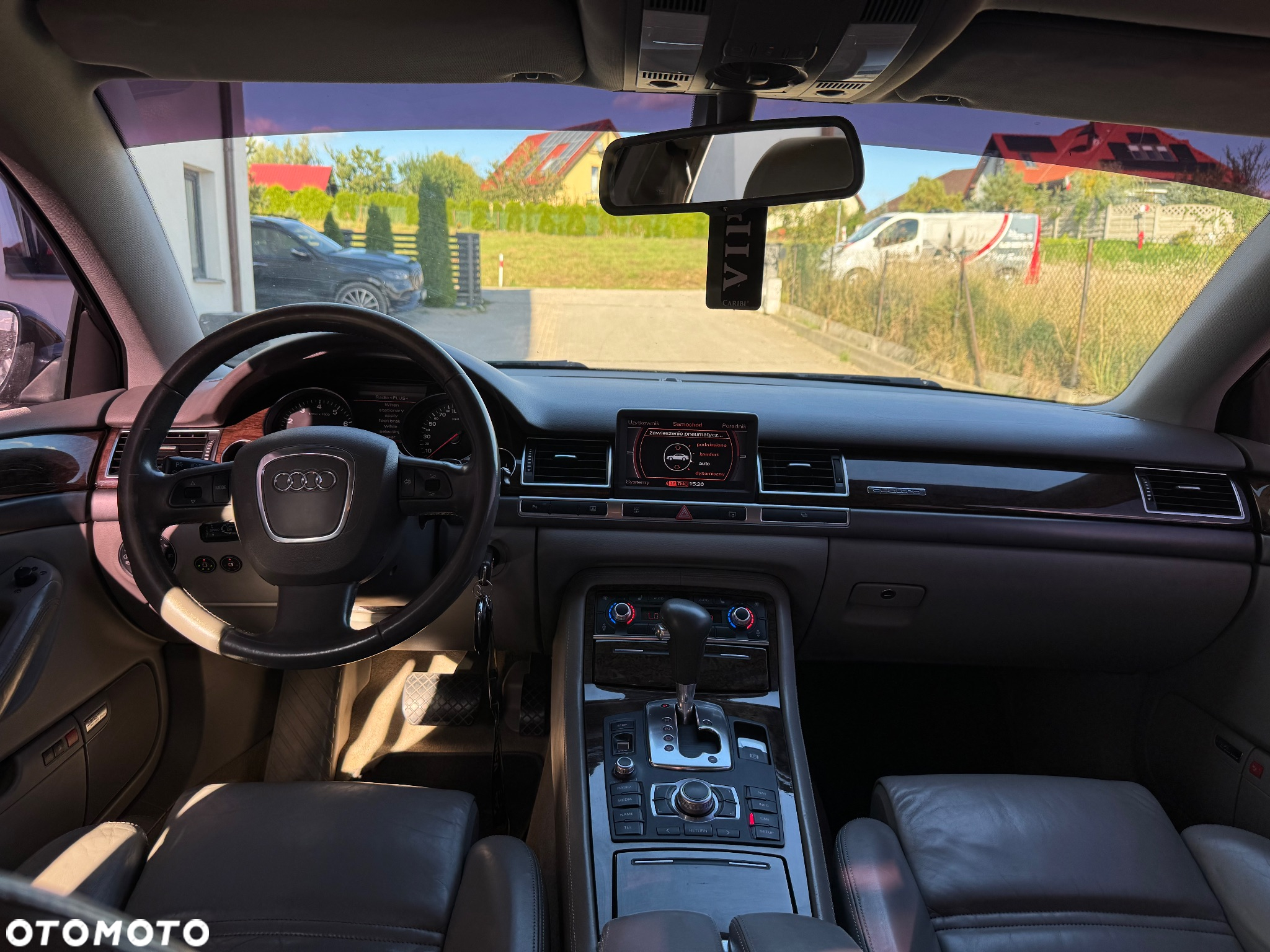 Audi A8 6.0 Quattro - 10