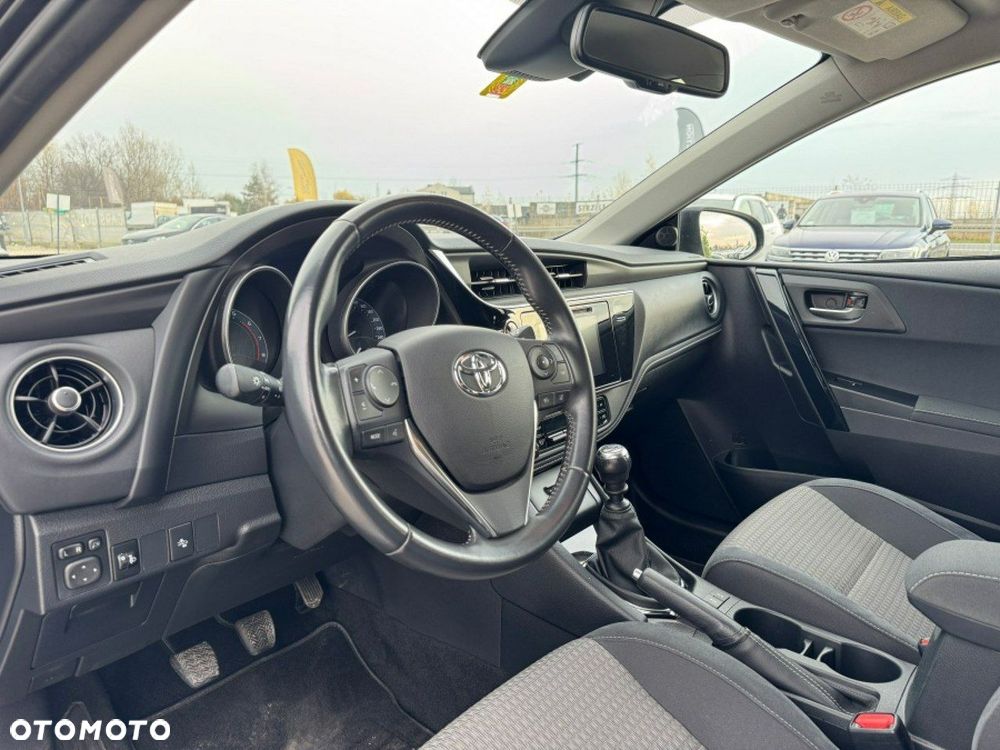 Toyota Auris - 10