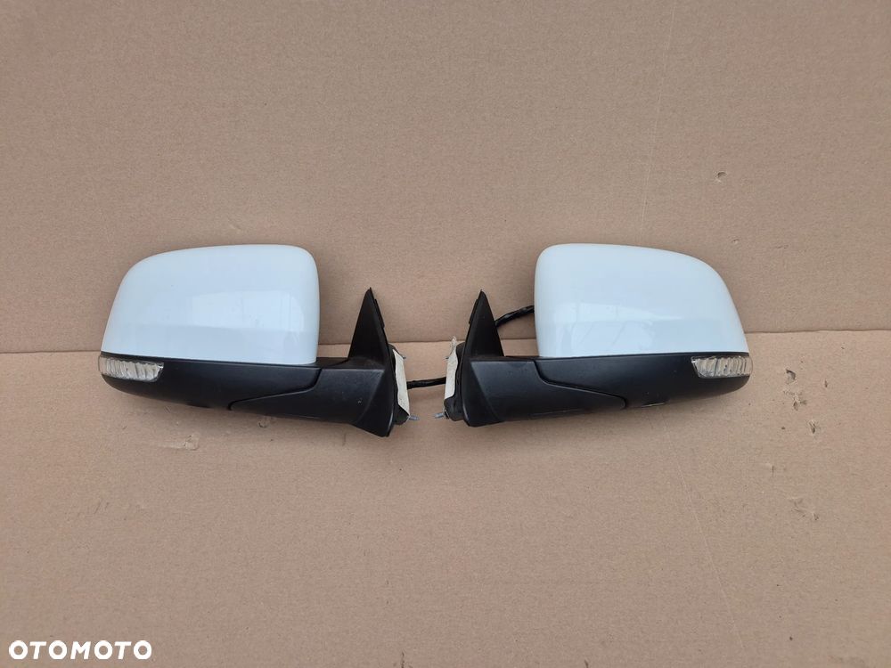 JEEP GRAND CHEROKEE WK2 LUSTERKA ZEWNĘTRZNE PRAWE I LEWE 18PIN KOMPLET 2SZT IDEALNE EUROPA BIAŁE - 1