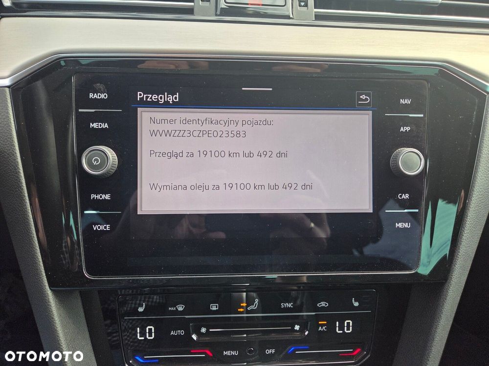 Volkswagen Passat - 31