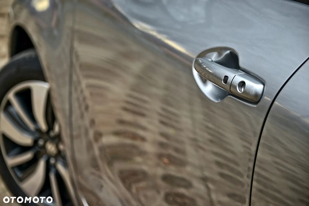 Suzuki Swift 1.2 Premium Plus CVT - 25