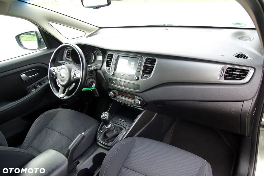 Kia Carens 1.7 CRDi 115 Dream Team Edition - 28