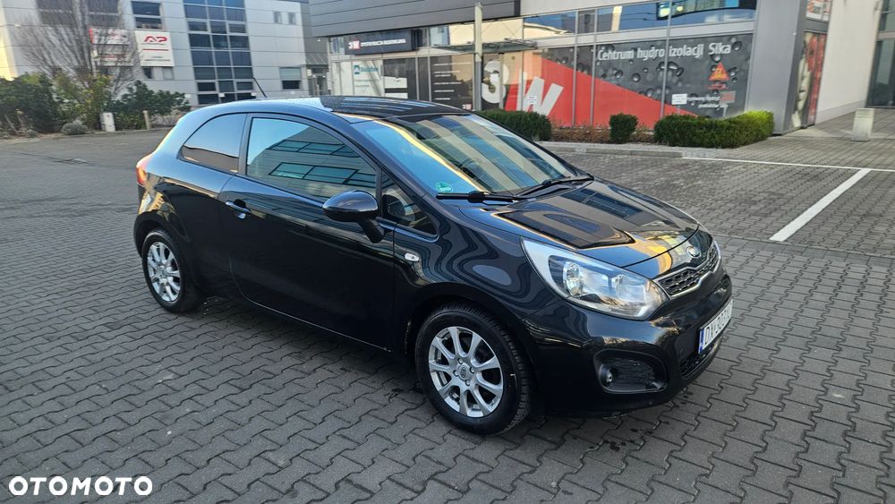 Kia Rio 1.4 Fifa World Cup Edition - 2