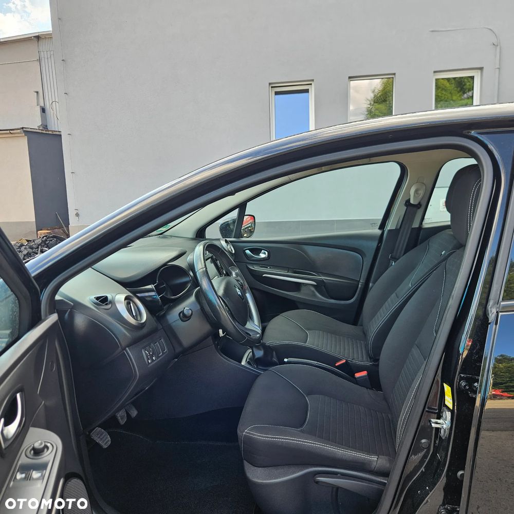 Renault Clio 1.2 16V 75 LIMITED - 11