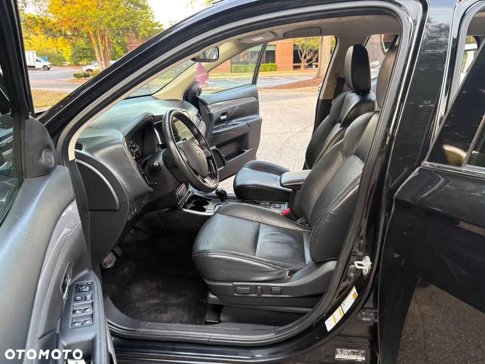 Mitsubishi Outlander 2.4 4WD CVT Intense - 14