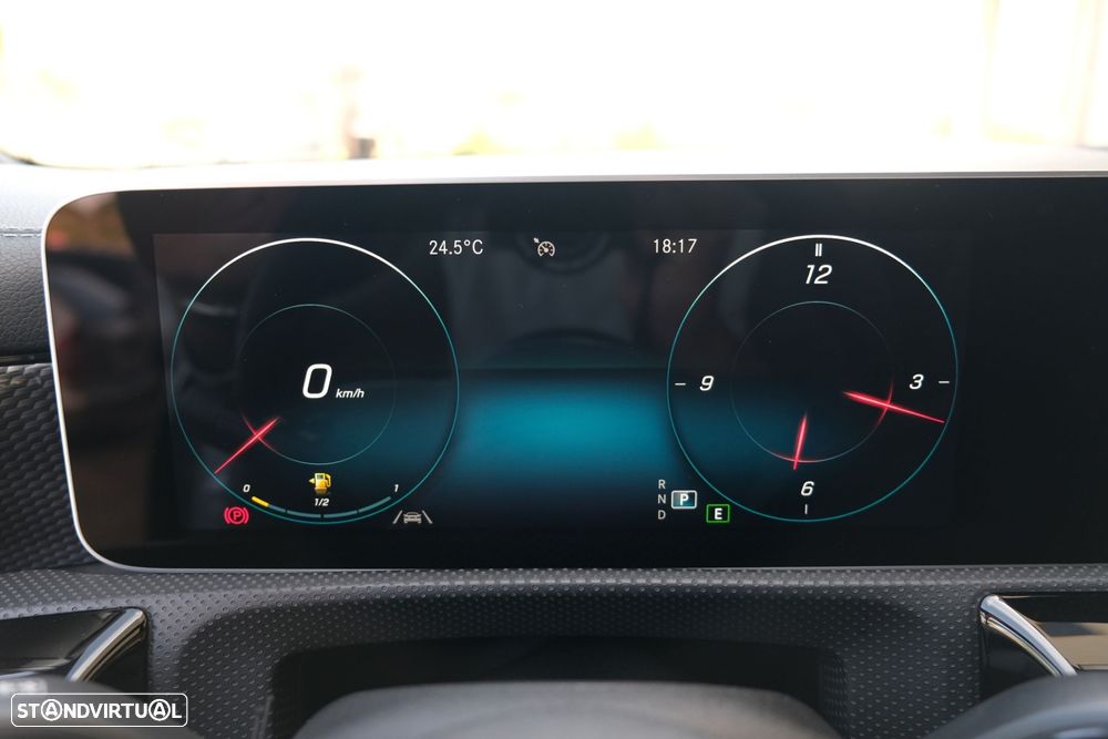 Mercedes-Benz CLA 200 Progressive Aut. - 32