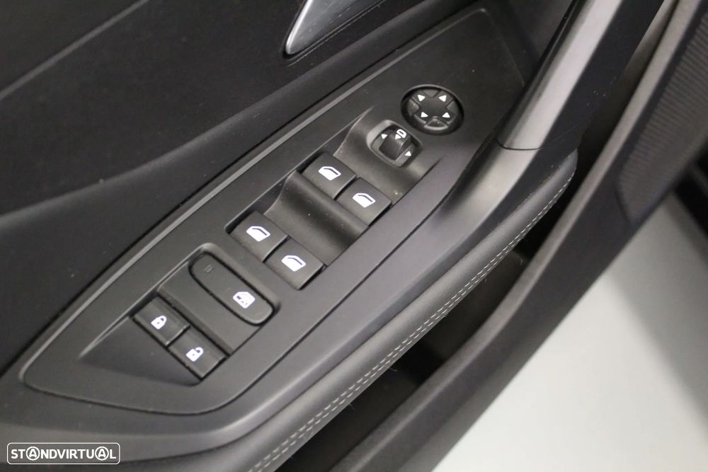 Peugeot 308 1.2 PureTech Allure - 19