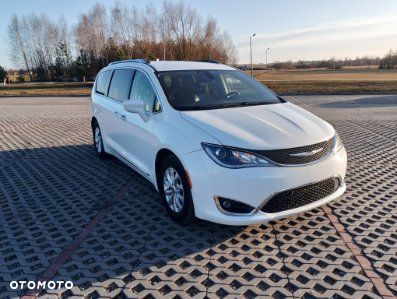 Chrysler Pacifica - 2