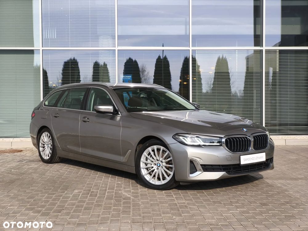 BMW Seria 5 530d xDrive Luxury Line - 2