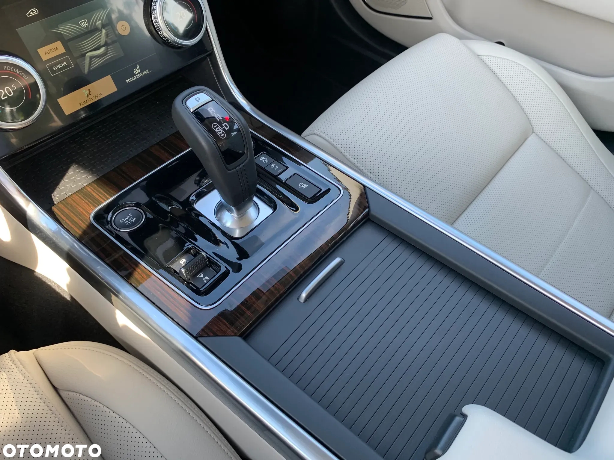 Jaguar XE 2.0 D200 mHEV R-Dynamic Black - 10